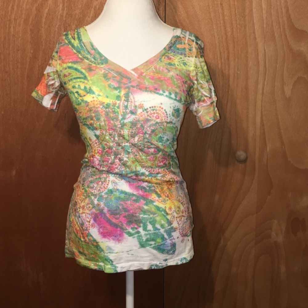 Short sleeve colorful t-shirt